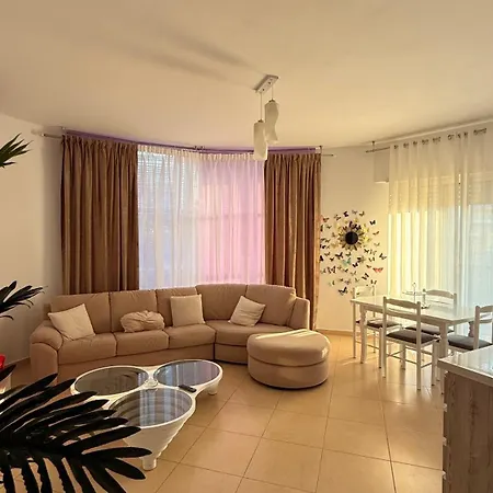 Modern Comfort Near Lungomare Lejlighed